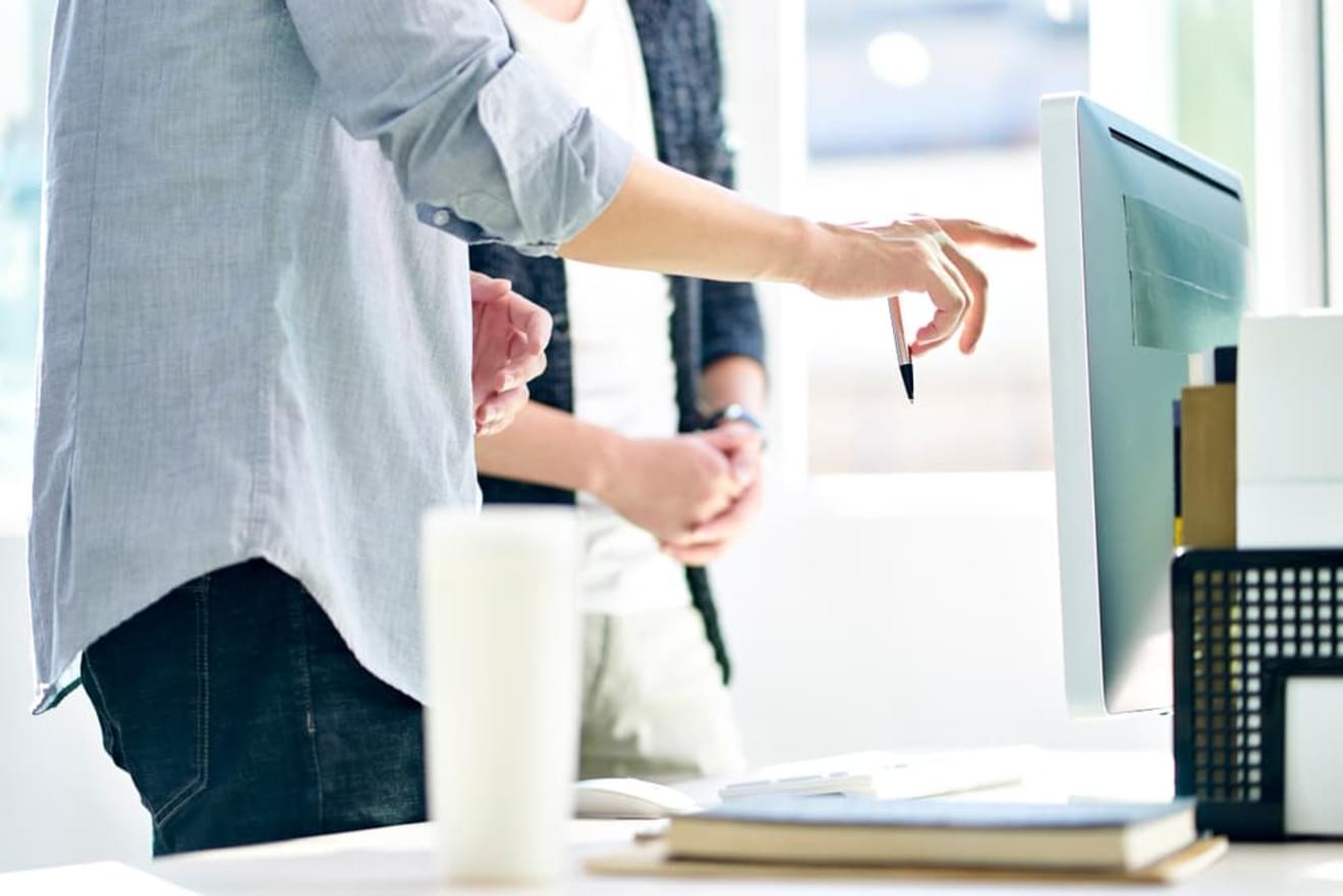 (4)現地への出張/出張の受け入れ:主観的な使用頻度10%