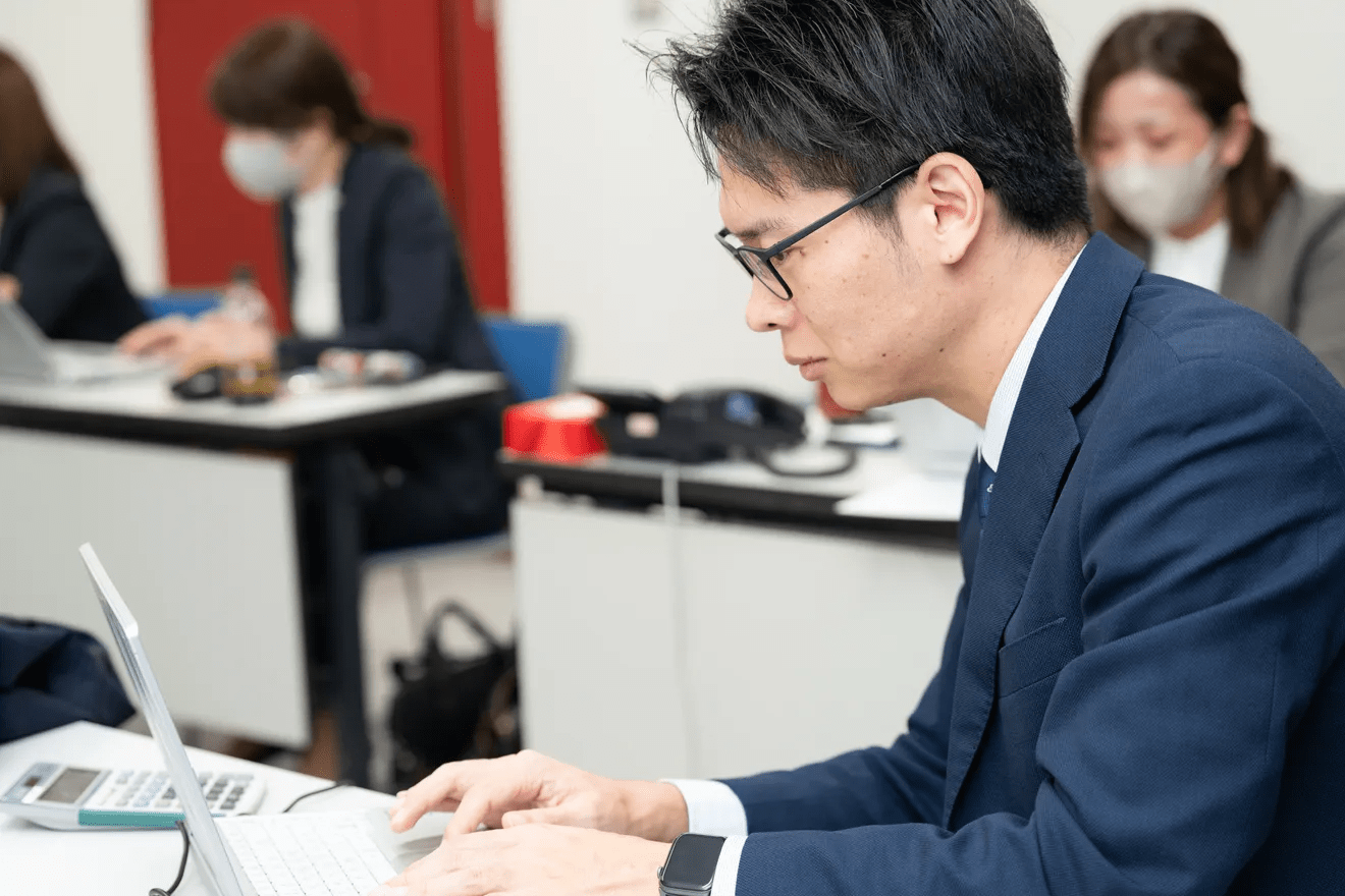 【税務スタッフ】仙台勤務！研修制度や退職金などの福利厚生が充実！全国展開で安定した経営の税理士法人の画像