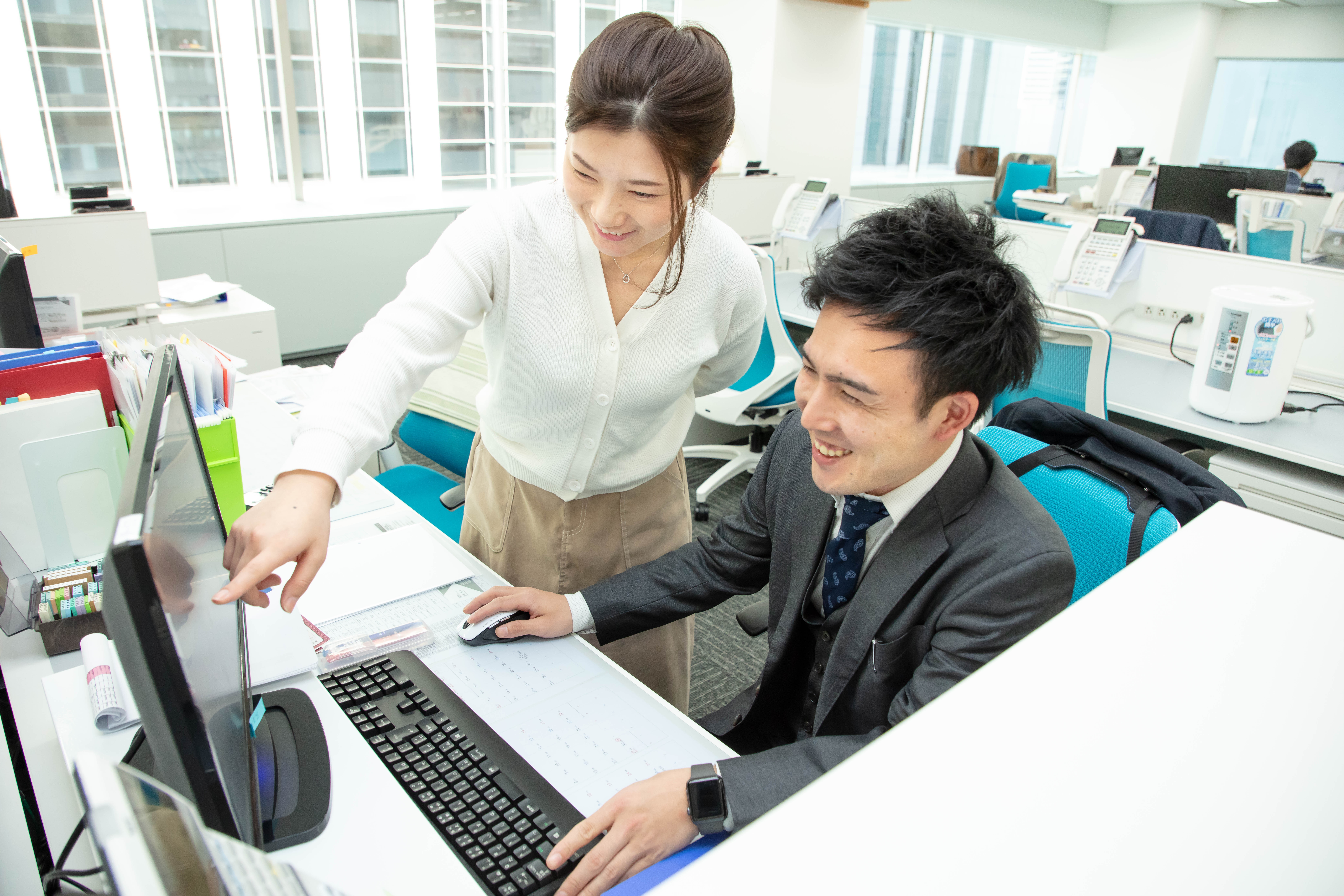 【経理財務スタッフ】福利厚生充実の安定基盤！経理財務の基礎を一から学ぶことができる不動産事業等を手掛ける企業の画像