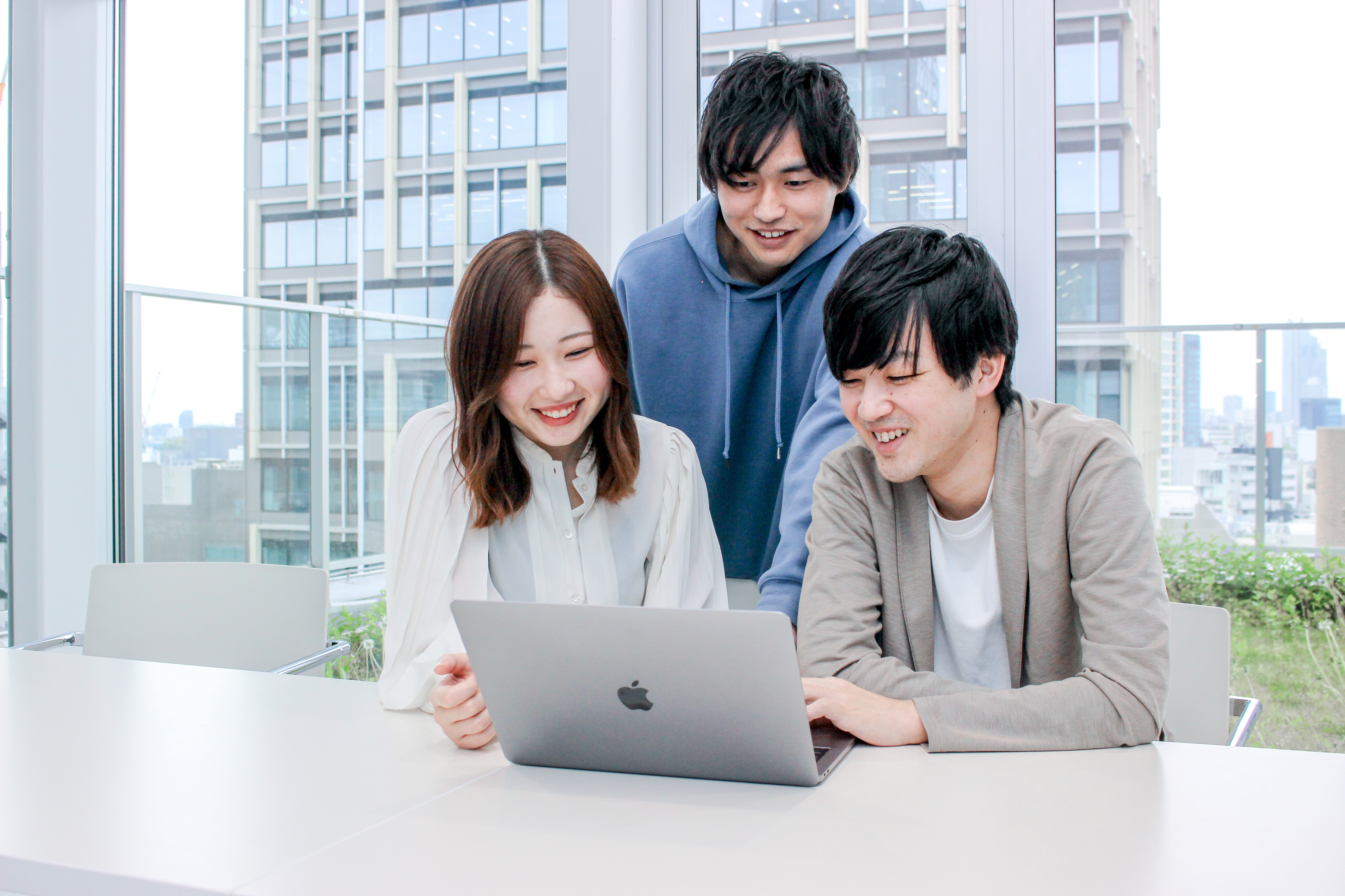 【経理】経理メンバー募集！ユニークで充実した福利厚生あり！「DX チームレンタル事業」 を中心に事業を展開！事業拡大や海外展開も進める、IPO準備中のテックカンパニーの画像