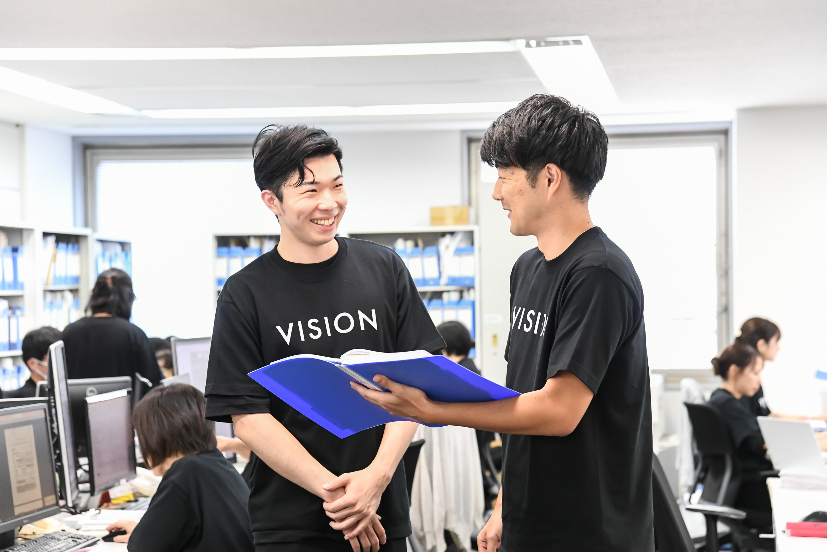 【税務会計】未経験歓迎！一からプロとしての専門性を身につけられる環境が当事務所にはあります！【仕事と税理士受験が両立できる！/土日祝休み（年間休日120日）/教育・研修充実】の画像