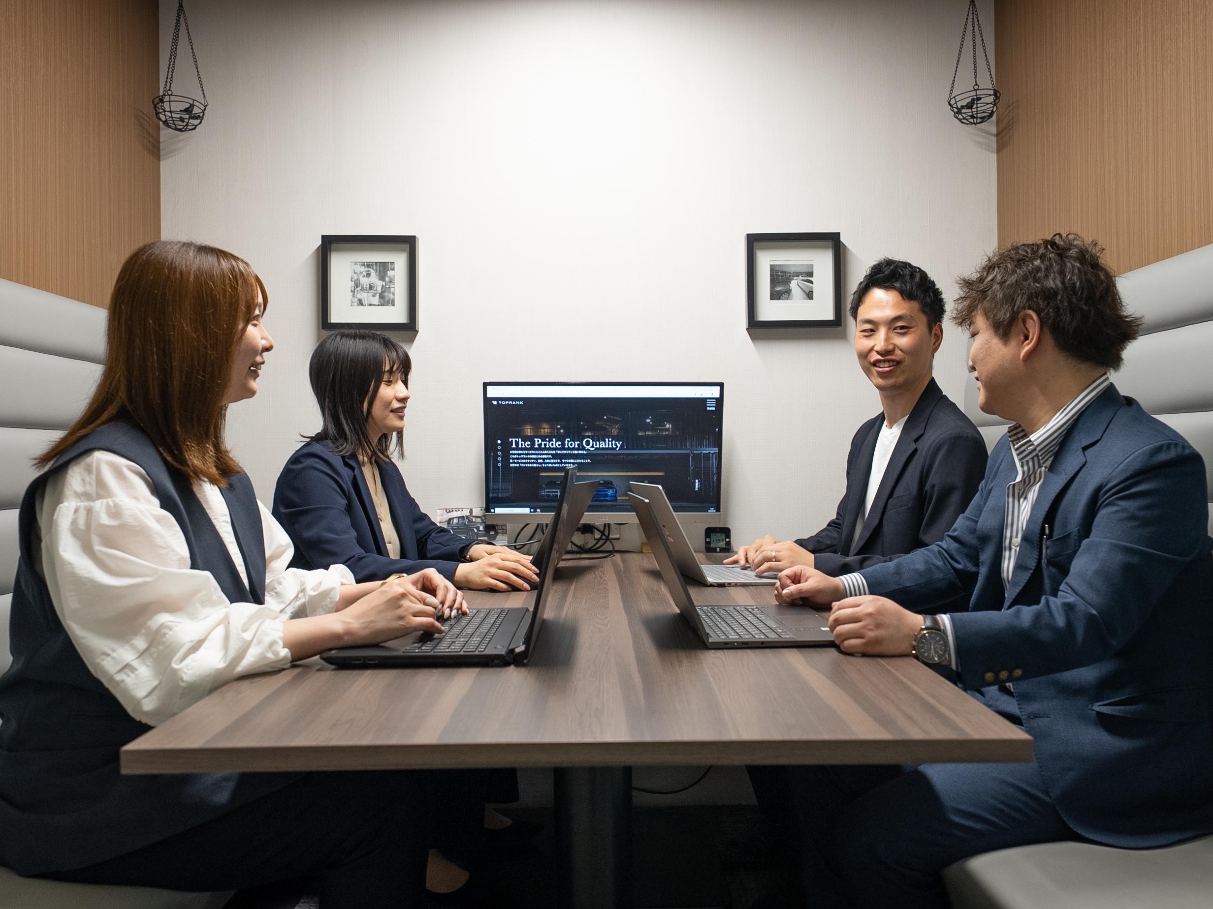 【経理スタッフ】20年以上の実績とノウハウを強みとする業界のパイオニア！国産車の輸出を始めとする海外展開や新しい事業立ち上げなど拡大フェーズ！BMW、アウディ、ポルシェ、メルセデスベンツ等輸入車の専門ディーラーの画像