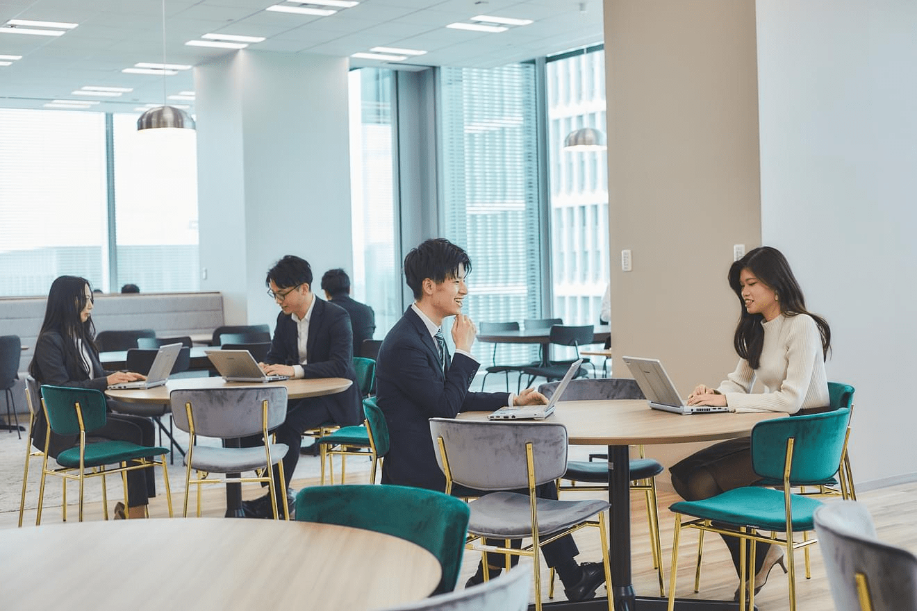 【上場企業で企業のCFOとして活躍】2023年に東証グロース市場上場／ワンプール制で幅広い業界、企業フェーズ、経営課題に対する経験が積める！圧倒的な成長環境で、経営を変革し、社会を変えるコンサルティング会社の画像