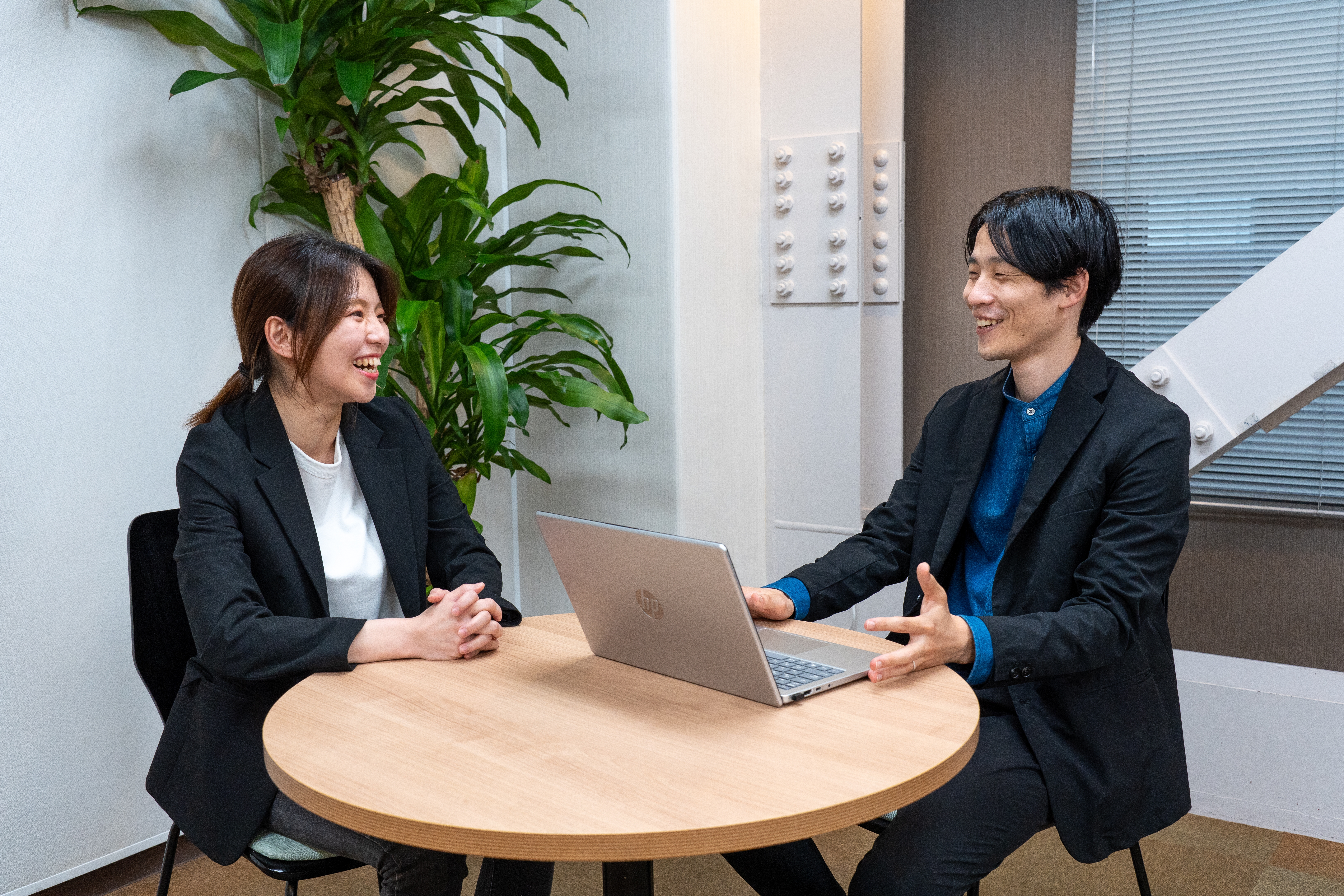 チーム力で顧客課題に向き合う｜作業ではなく提案に時間を使い価値提供を行う｜定着率9割の税理士法人の画像