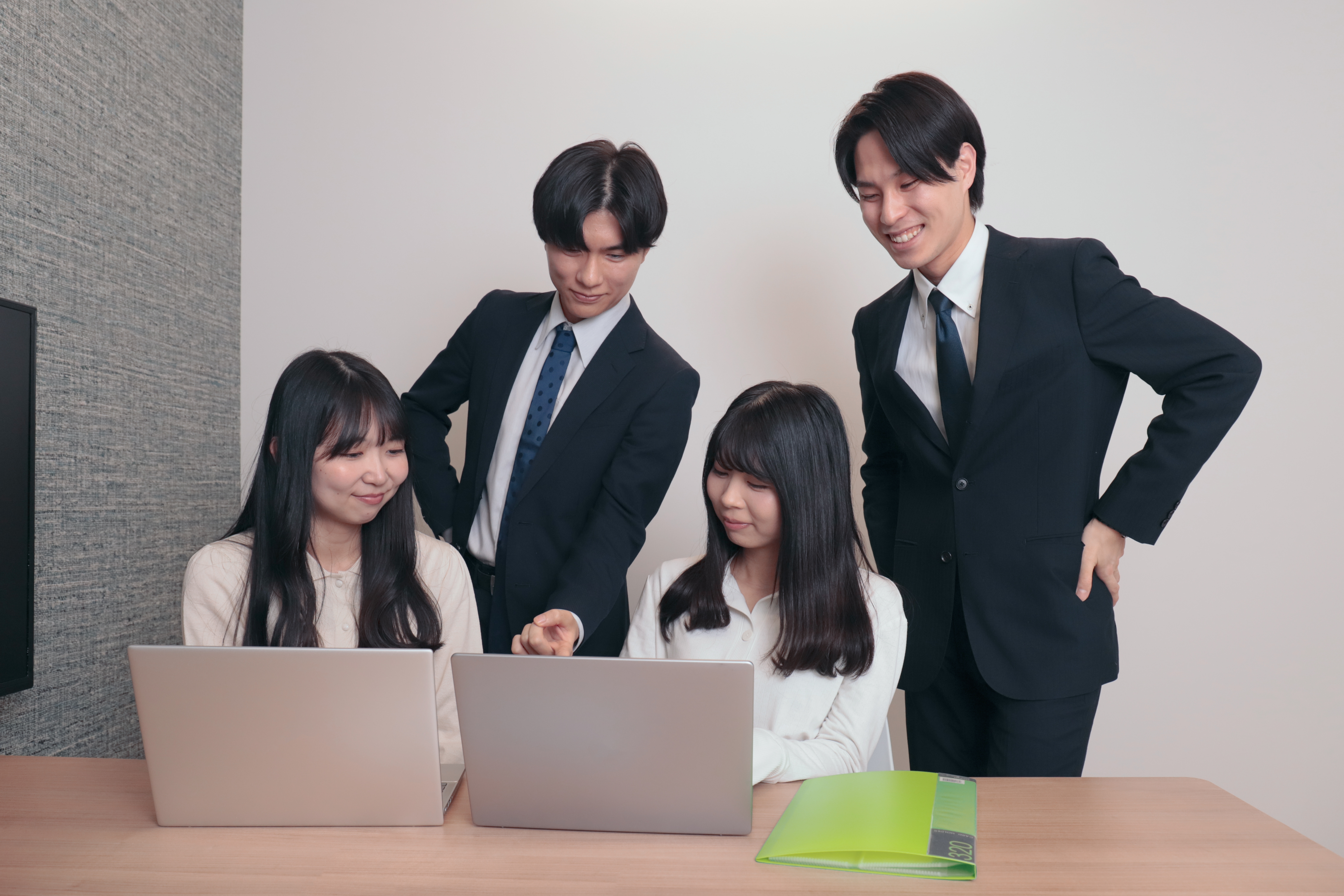 【税務スタッフ】年間休日123日・リモート週2回・フレックスあり！オフィスカジュアルでOK！／IoTを積極導入しているのでシステム環境も充実している会計業務から相続、コンサルティング業務も経験できる成長中の税理士法人の画像