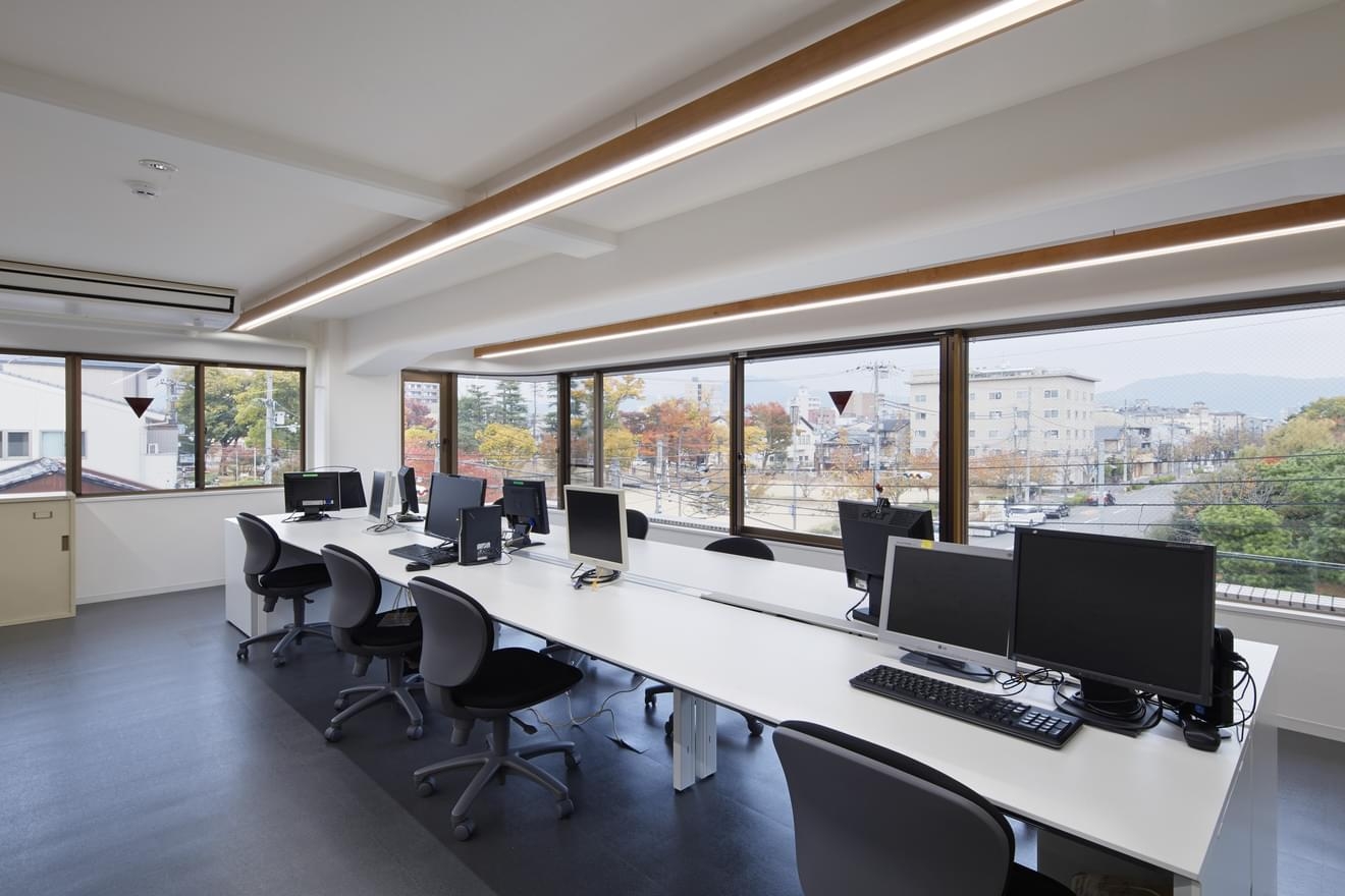 【税理士補助】会計事務所勤務経験！年間休日120日以上！成長環境が整っていて、スキルアップが目指せます！若手が活躍している働きやすい税理士法人の画像