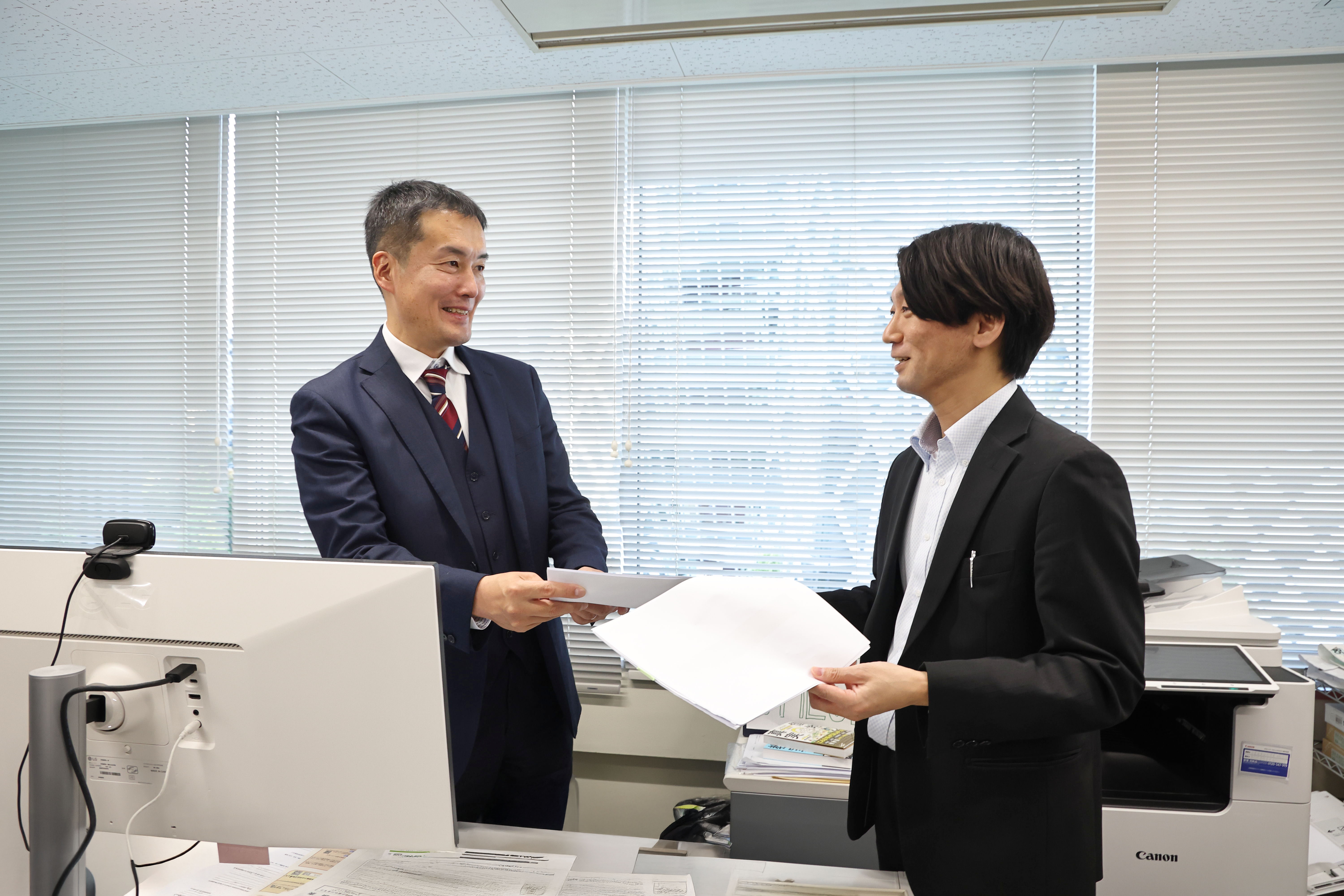 【働き方◎】残業少なめ＆リモート可/副業可能/駅近オフィスで通勤も楽々！専門性とWLBを両立できる不動産税務特化の税理士法人の画像