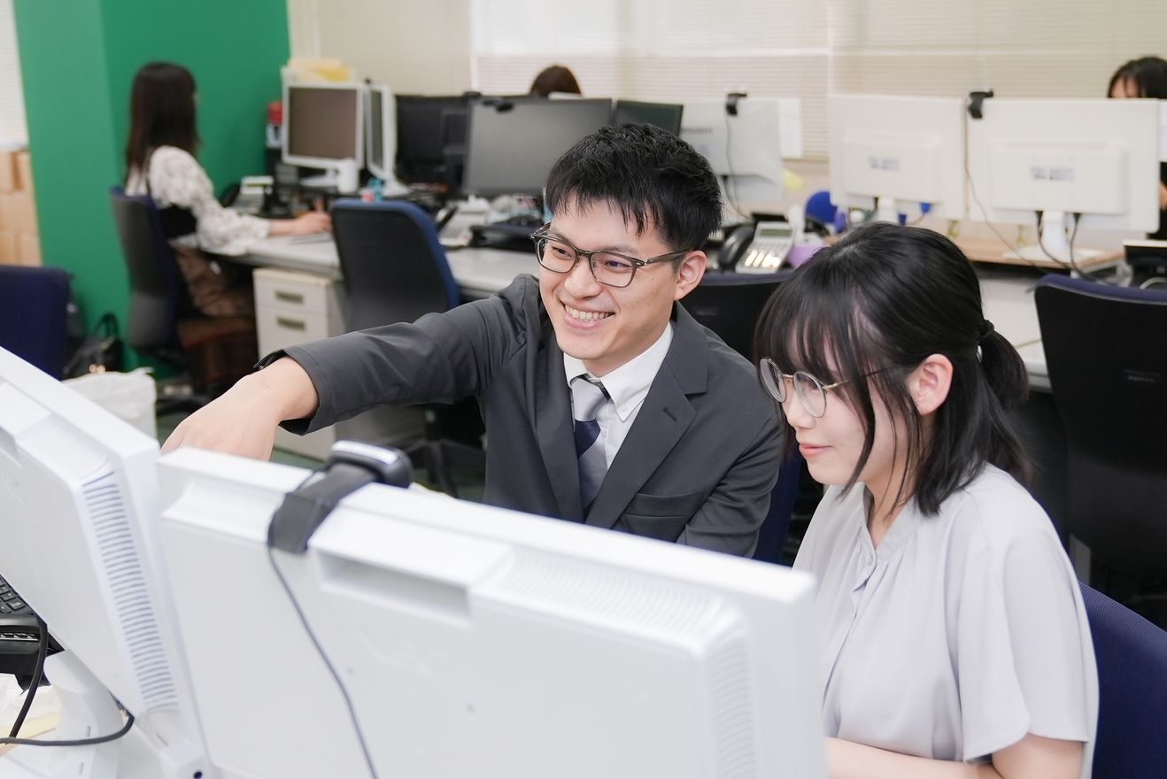 【税務会計スタッフ】第二新卒...の画像