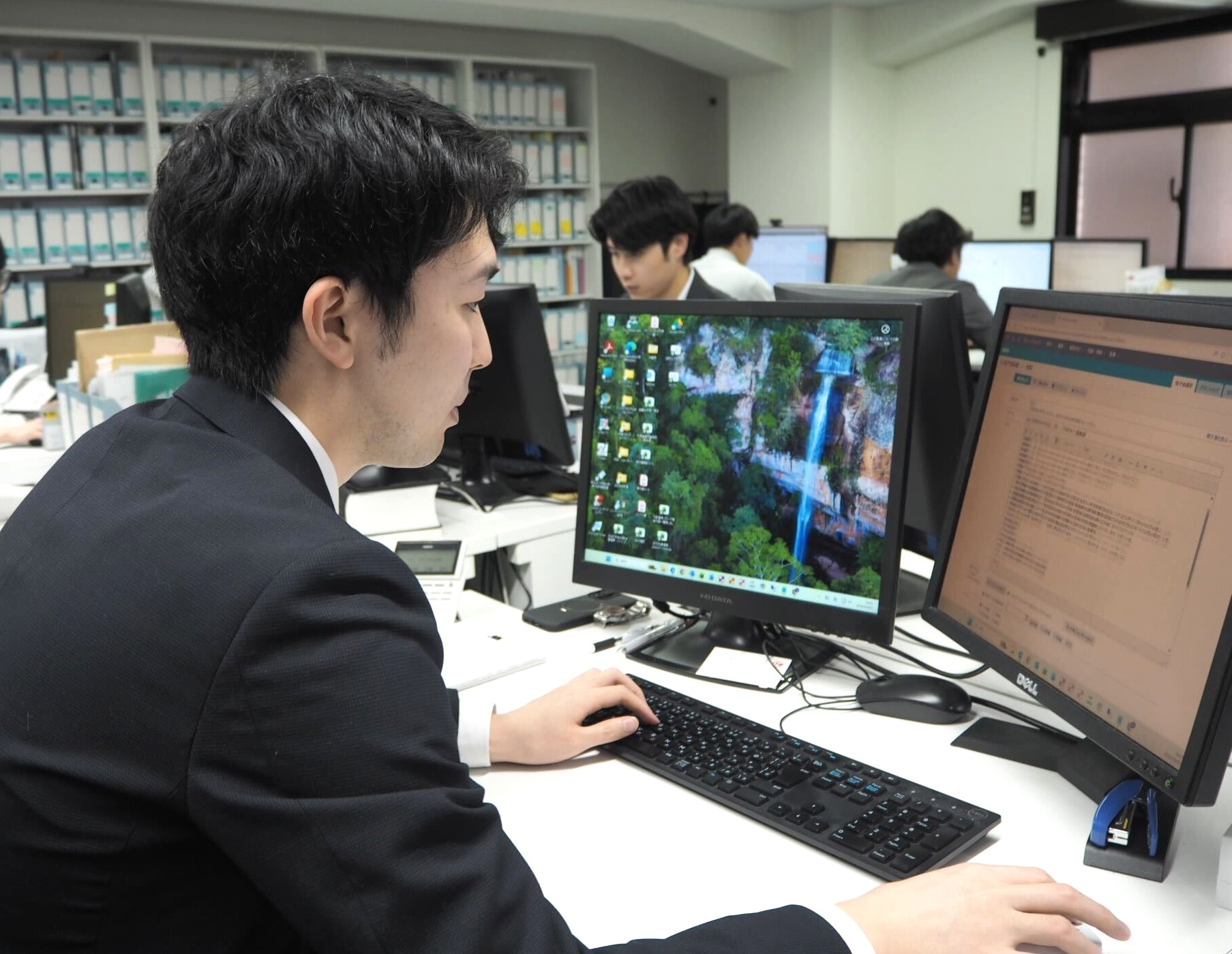 未経験｜実働7.5h×原則残業なし｜手厚い複数体制サポート｜基礎から段階的にステップアップ｜働きながら合格を目指せる職場の画像