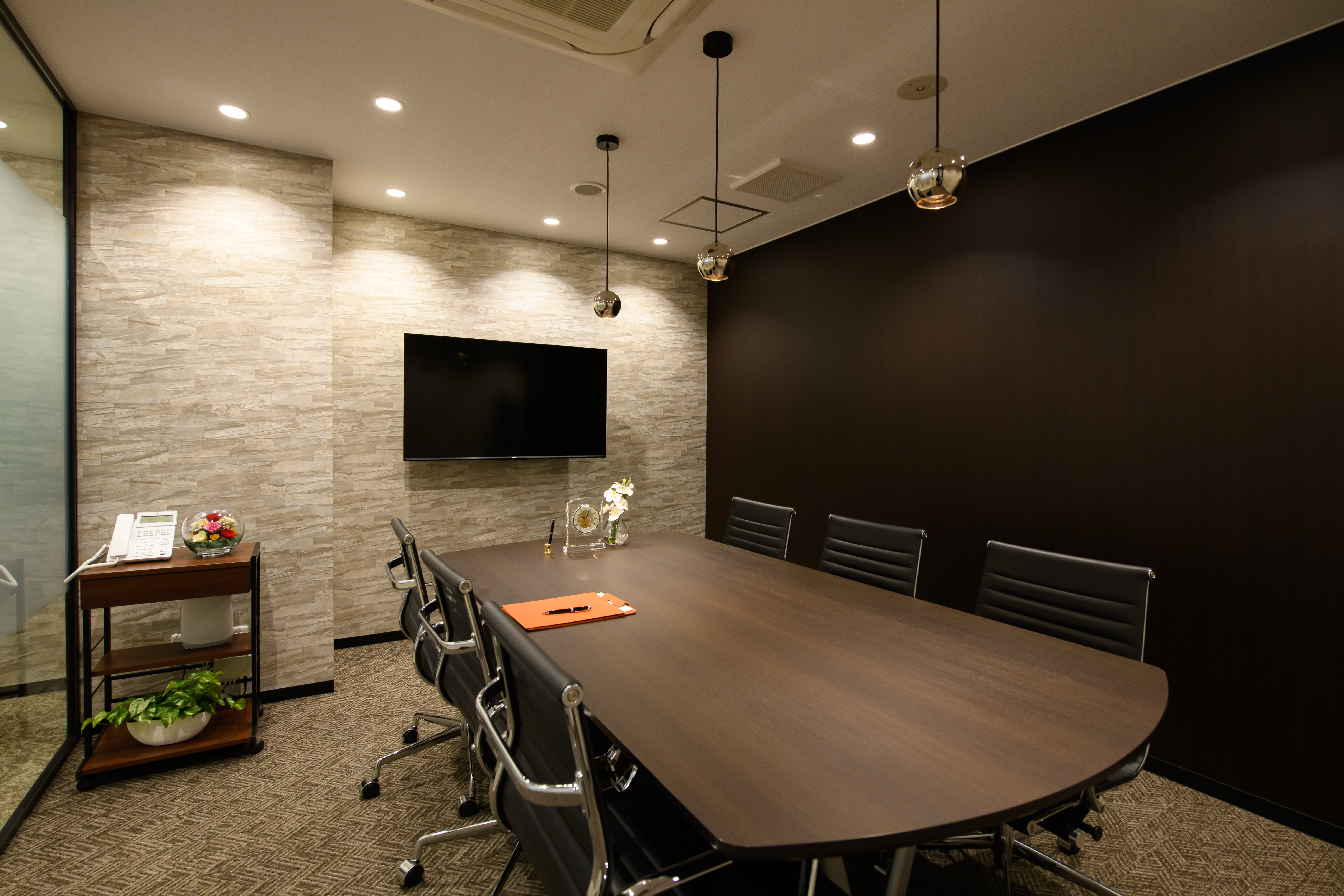 【税理士補助】税理士試験科目合格！年間休日125日、資格取得サポートも充実。社員を大切にする、働きやすい税理士事務所の画像