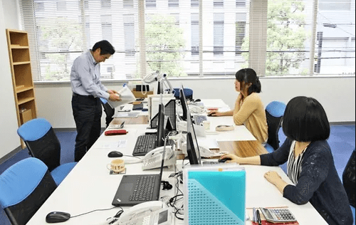 【税理士補助】年間休日126日！資格取得を応援！一生安泰な税務スキルを身につけられる税理士法人の画像