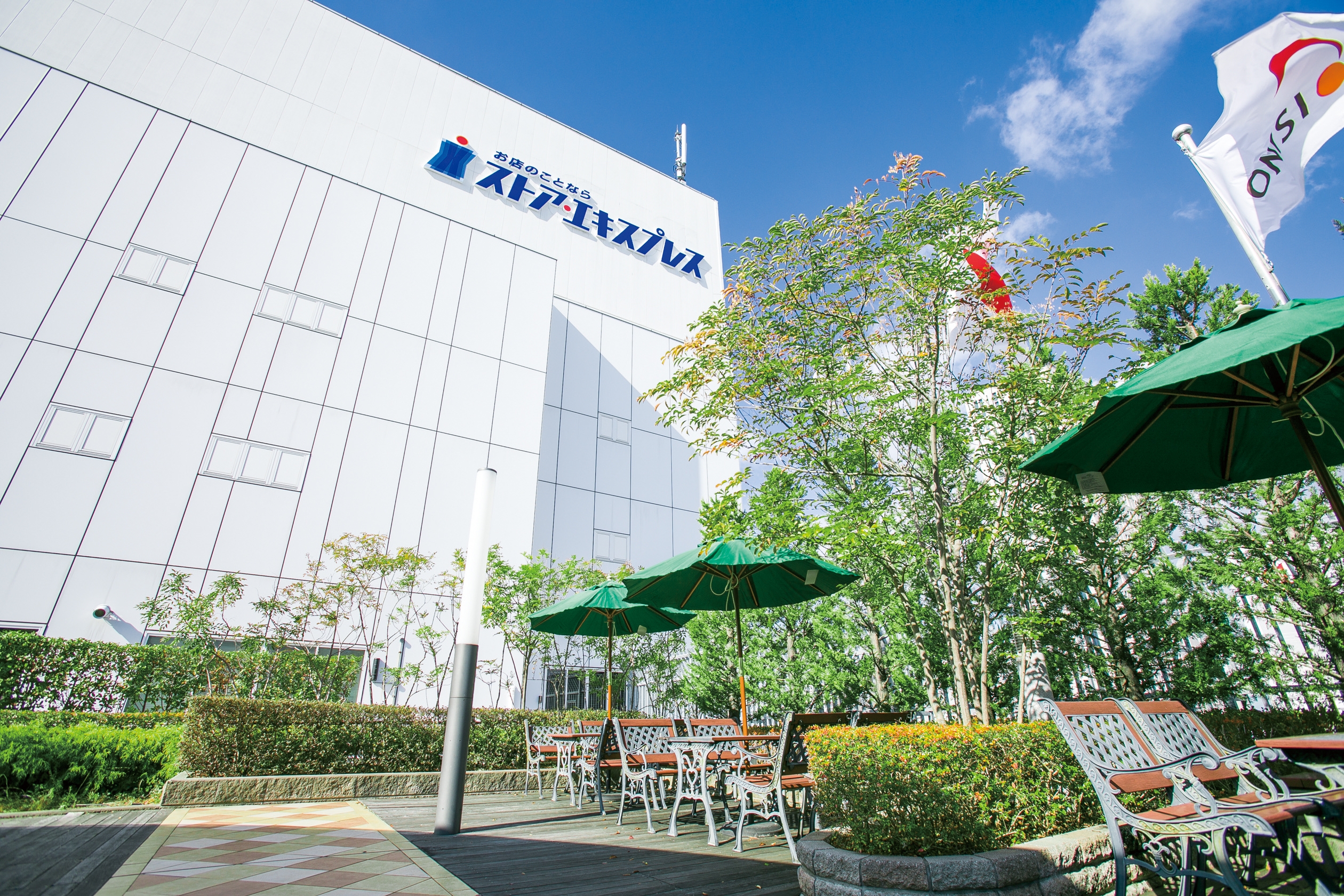 【管理会計】リモートワーク・フレックス勤務◎／平均残業12H程度◎／大阪本町で衣料品の卸問屋として創業し、「料品・雑貨の卸売」「店舗設計・施工」「什器の製造販売」など多角的に展開する創業80年の老舗安定企業の画像