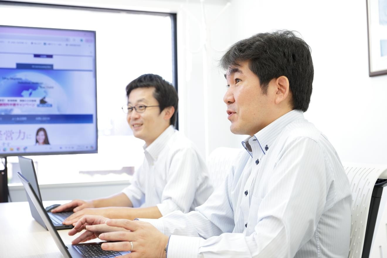 【税務会計】資格勉強中の方歓迎！勉強と仕事を両立しながら、幅広い業務でスキルを伸ばせる税理士法人の画像