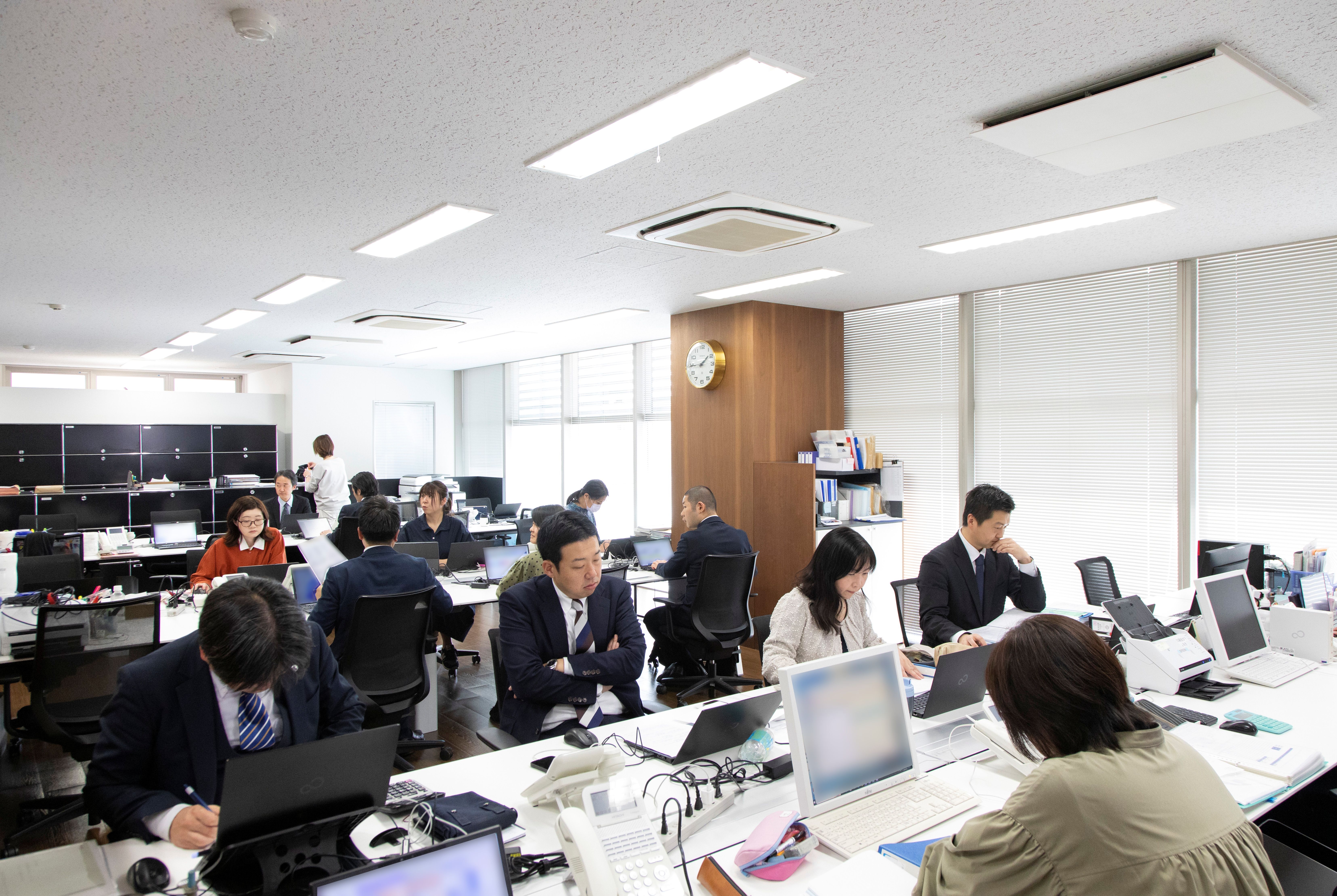 【経験が浅くても業務の幅を広げられる】実働7時間・残業少なめ｜相続や高度税務にも挑戦できる税理士法人の画像