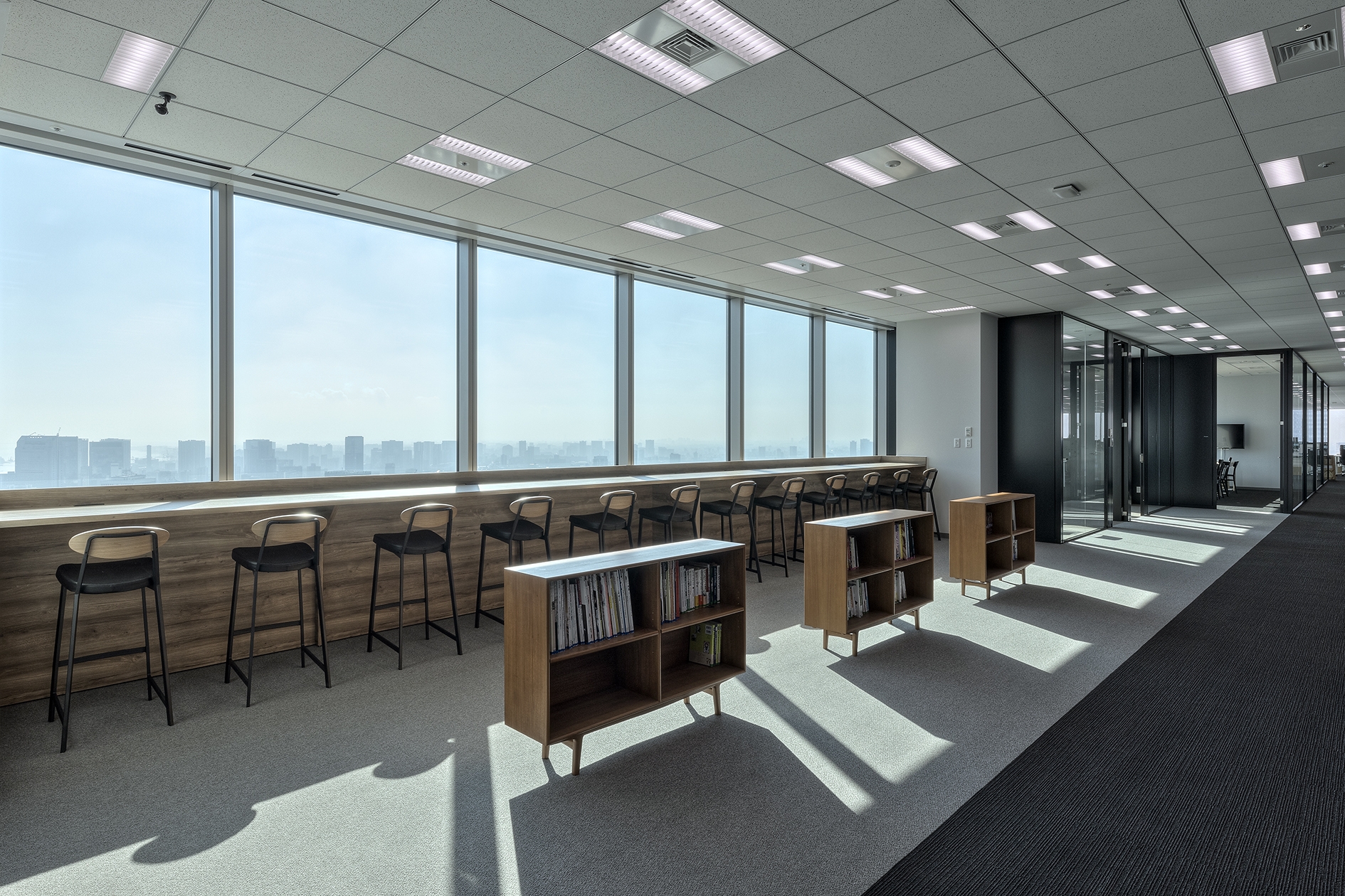 【経理財務マネージャー】上場企業での経理業務、日商簿記2級必須！世界中の人々が最適な経済活動を行えるよう支援！日本最大級のネットショップ作成サービス運営会社の画像