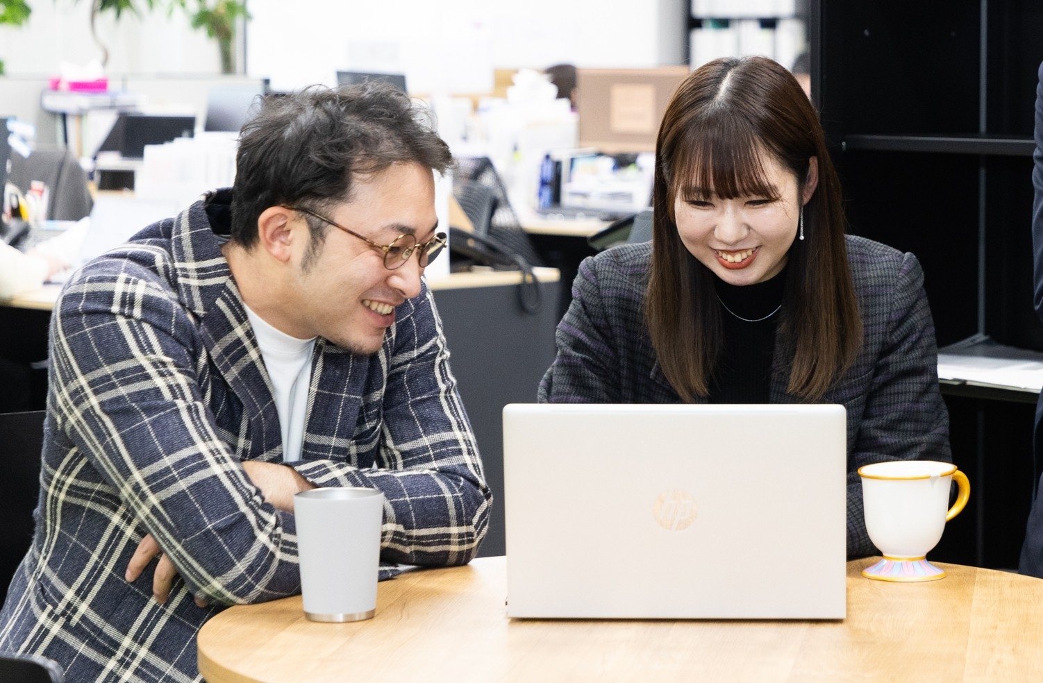 【安定基盤×成長フェーズ】多彩な顧客支援を通じて専門性を磨ける！顧客の売上向上に特化した急成長の環境で、CFOとしての視点を磨き経営支援の最前線で活躍できる税理士法人の画像