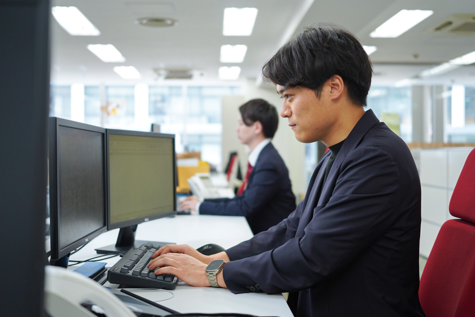 【未経験歓迎！／人事労務スタッフ】年間休日127日/従業員規模は税理士業界15位、600名の労務管理を担当！国内12,000社以上と取引実績があり、法務・税務・労務を軸に経営者のあらゆるお悩みをサポートする総合経営コンサルティンググループの画像