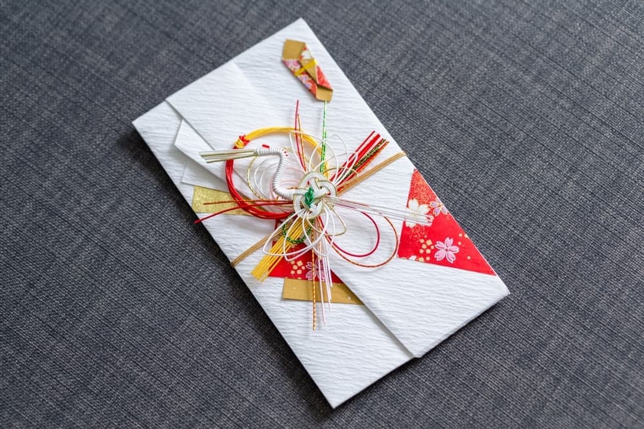 お祝い金の勘定科目は?入社祝いなどは経費になる?解説!