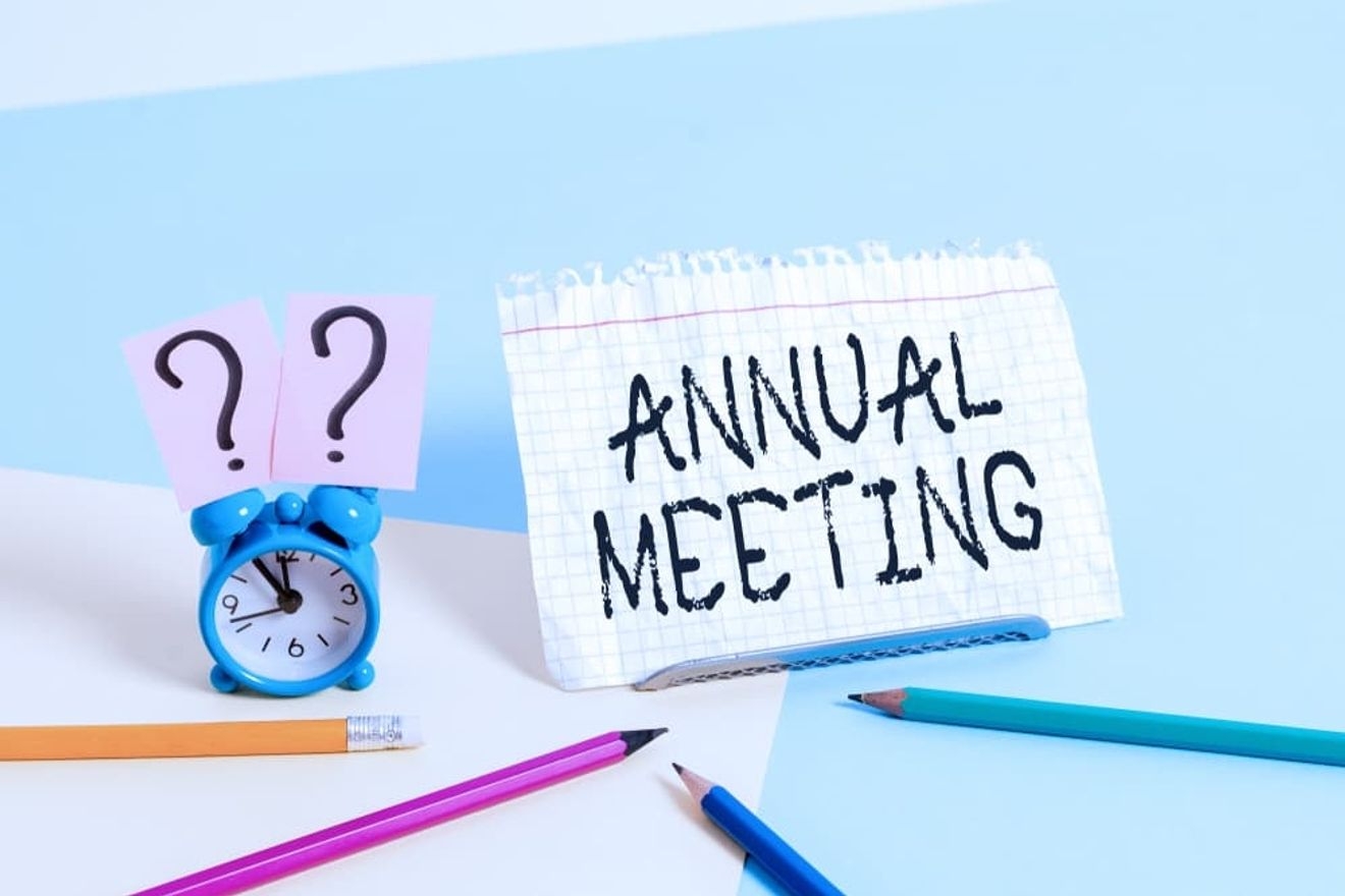 有限会社の役員変更：任期や報酬決定・登記手続きの進め方は？