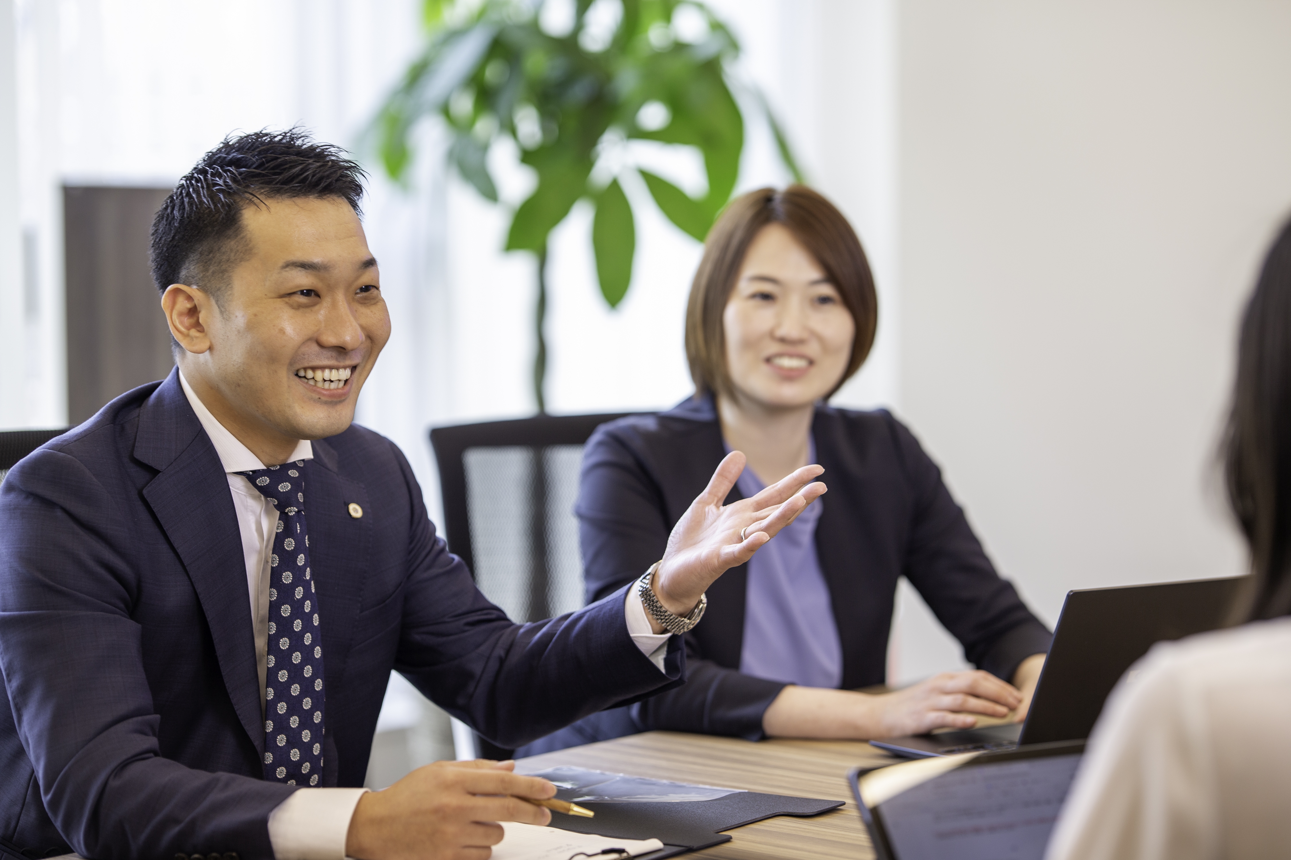 【事業継承コンサルタント】事業継承のプロを目指して活躍できる！累計相続・事業継承案件数5,700件以上！国内14拠点・海外1拠点を展開し、中小企業・資産家の皆さまの「ミライ」を創るコンサルティングファームグループの税理士法人の画像