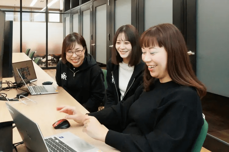 【業務に慣れてきたら週3日在宅勤務可＆残業は月10時間程度！】導入実績1,300社以上、継続率95％以上！企業型確定拠出年金（企業型DC）の導入を専門に支援する成長企業の画像