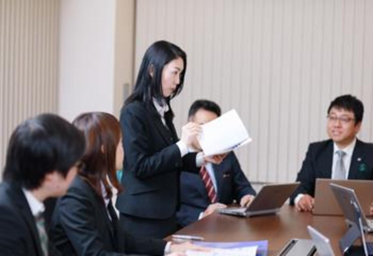 【DXコンサルタント】週2回ノー残業デー／主要都市に拠点を持ち、各地域の経営者や個人の方をサポート！法人・個人を問わず、幅広い業界、規模の顧客に対して税務と会計のコンサルティングサービスを提供している税理士法人の画像