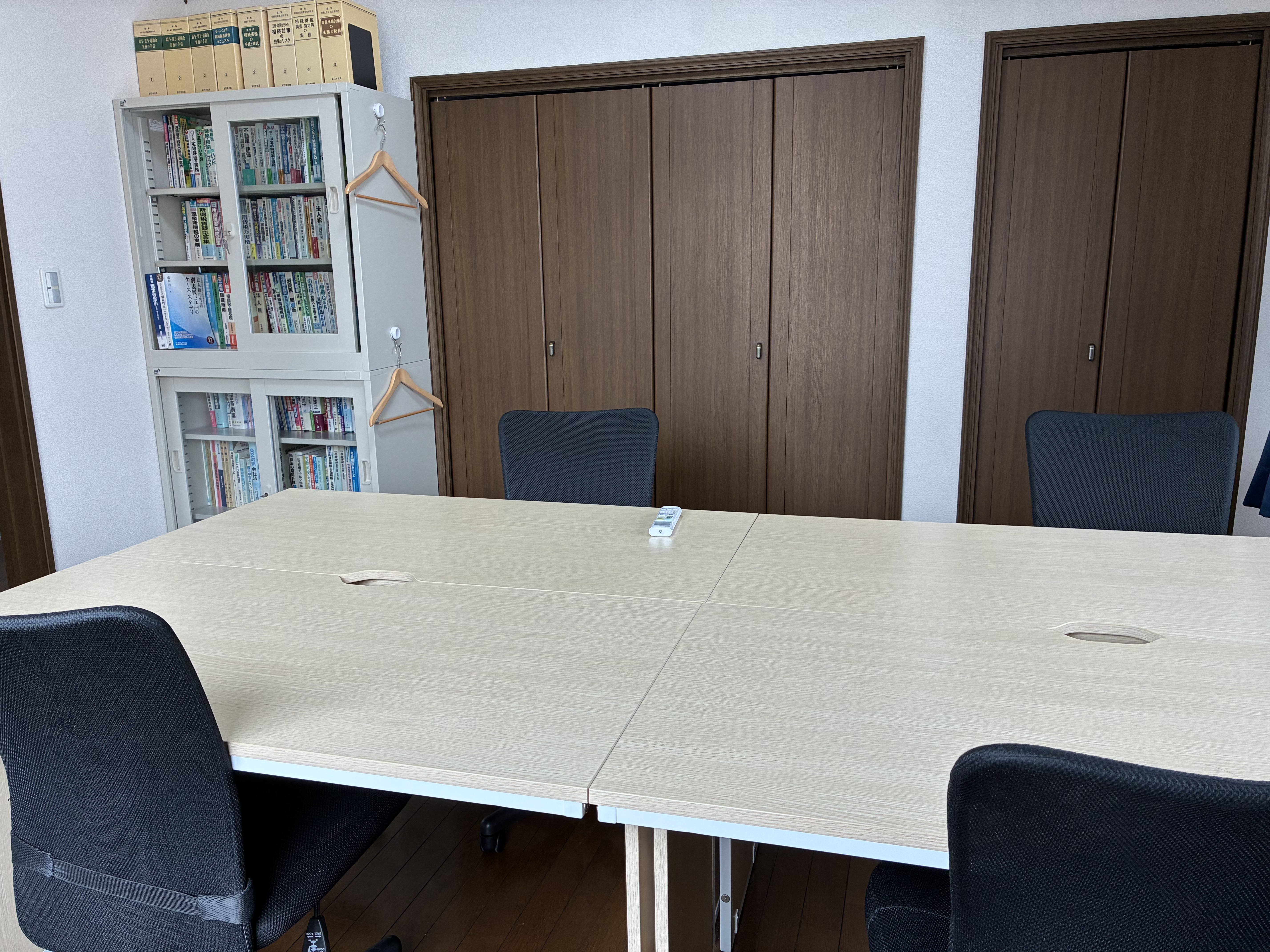 【税務スタッフ】未経験者必見！成長意欲ある方大歓迎！相続業務や事業承継にも携われるアットホームな税理士事務所の画像