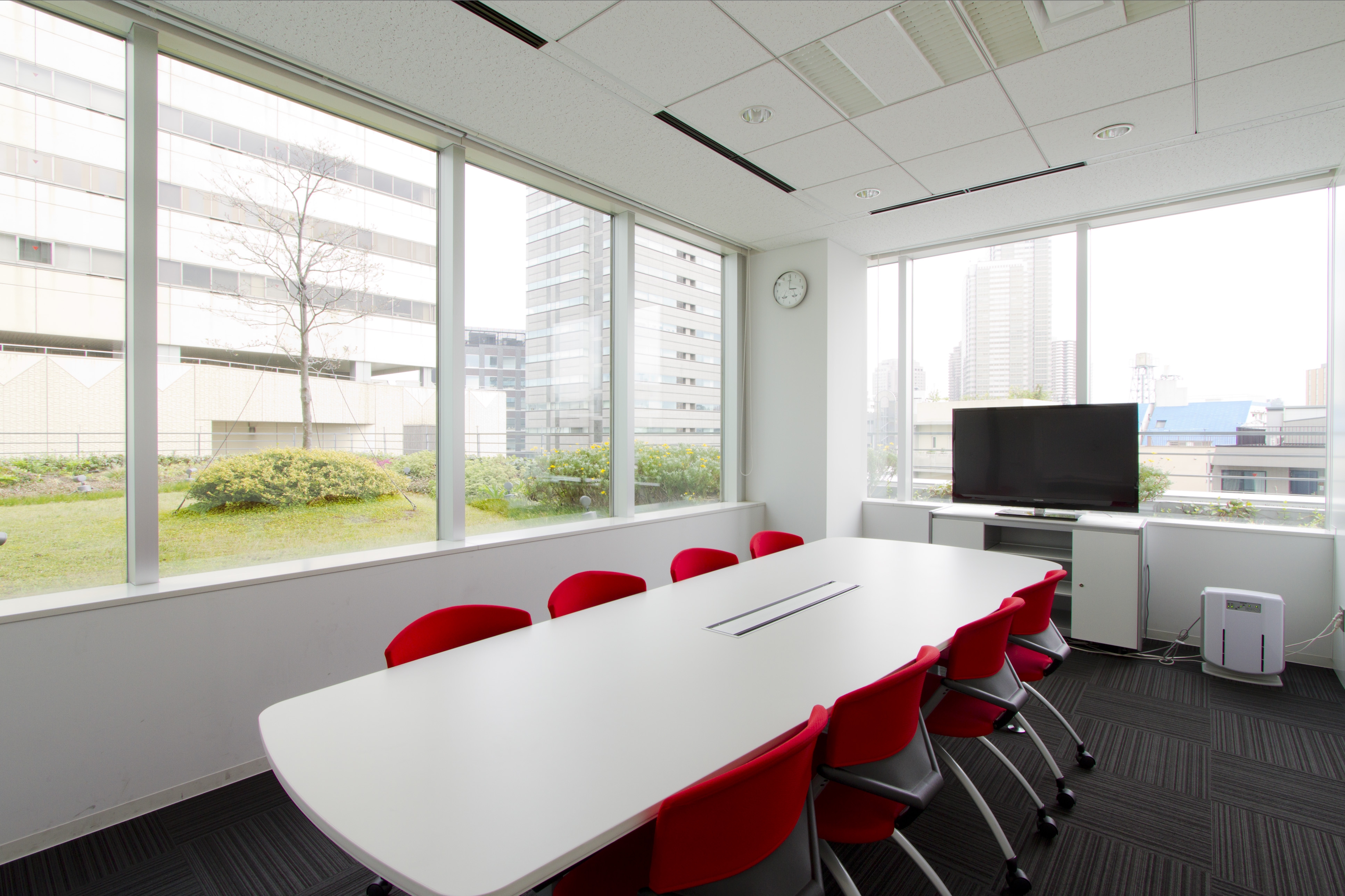 【経理（管理職候補）】年休121日◎残業ほぼなし／原価計算・管理会計にも挑戦できる映像企画開発企業の画像