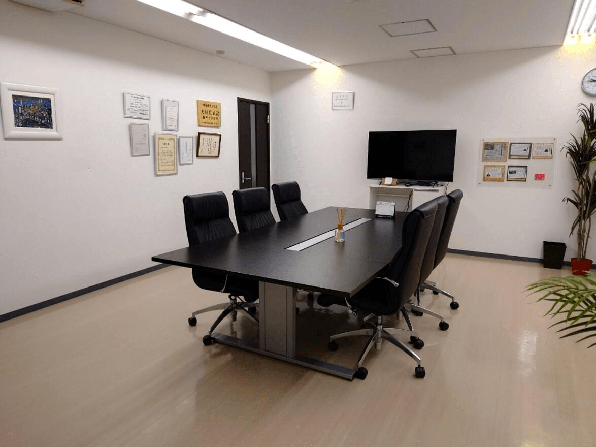 【税務スタッフ】Iターン・Uターン歓迎！経験者必見！繁忙期以外の残業が少なく、試験勉強やプライベートも充実した生活を送れるよう応援！お客様への訪問が多く、希望によりコンサルティング業務も挑戦可能な税理士事務所の画像