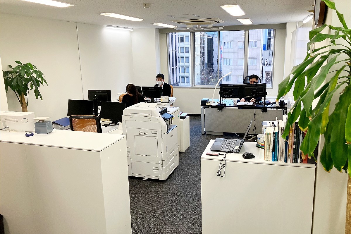 【働き方は柔軟に相談可】無理なく続けられる税理士ポジション｜残業月20h未満×東銀座徒歩4分｜落ち着いた環境で長く活躍の画像