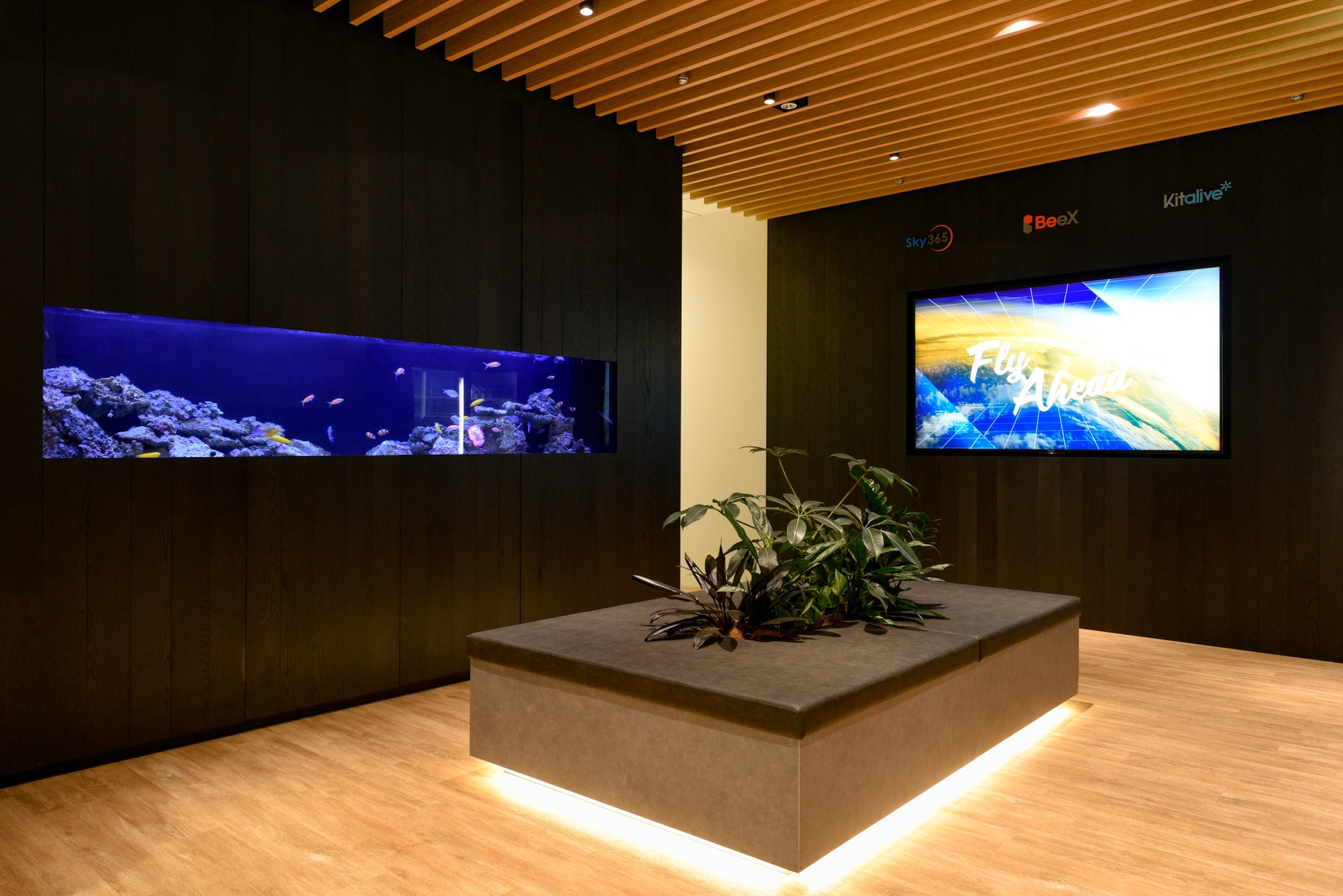 【経理】プライム上場！リモート可能！平均残業20時間程度！16期連続で増収を続ける！クラウドの導入支援、DXコンサルティング、クラウドサービス等の事業を展開する成長企業の画像