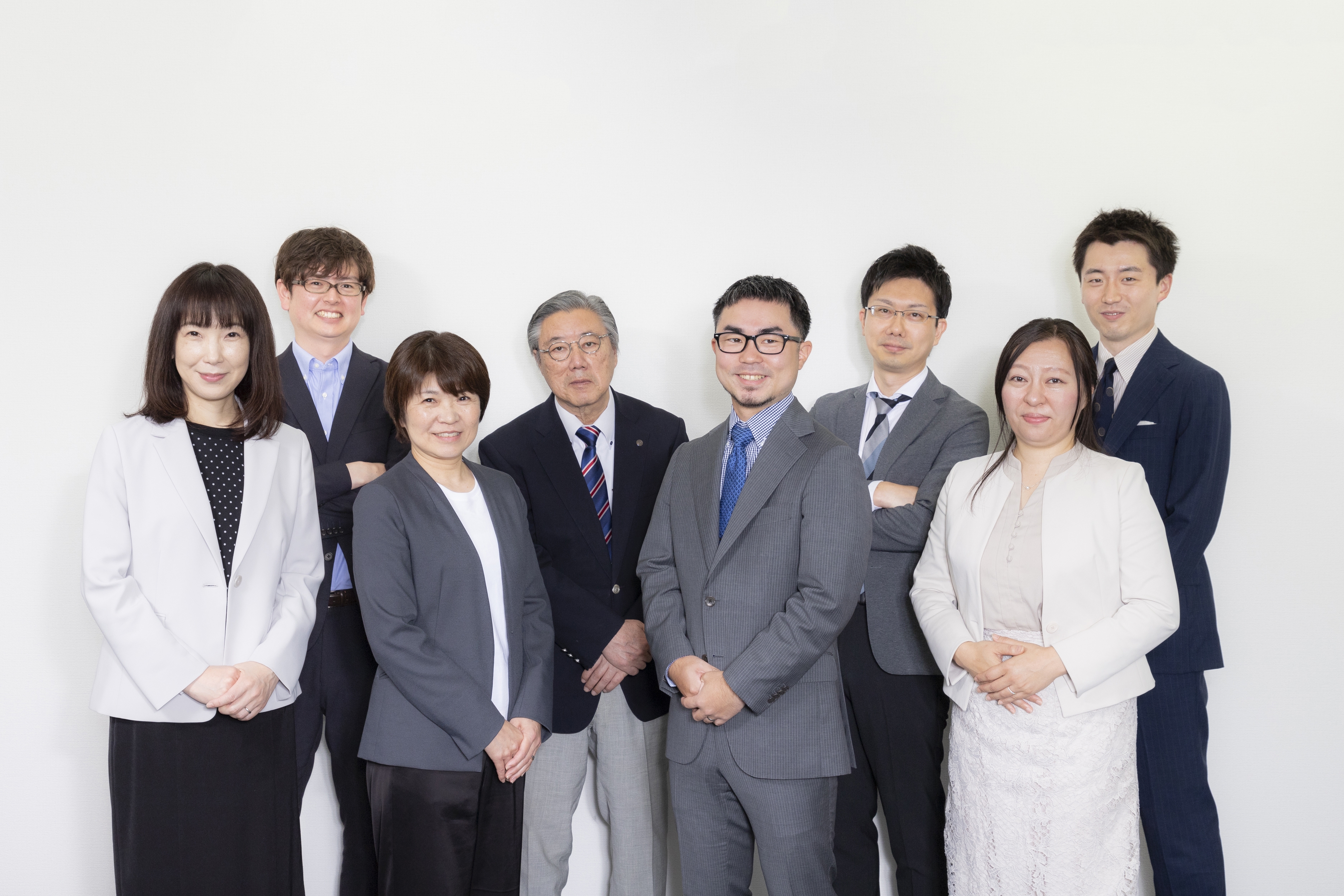 【税務会計スタッフ】オフィスの立ち上げメンバーとして活躍いただきます。実務未経験者必見！年間休日125日！資格取得を目指す方へのサポート体制も充実！日本一親身で気軽に相談できる存在を目指す税理士法人の画像