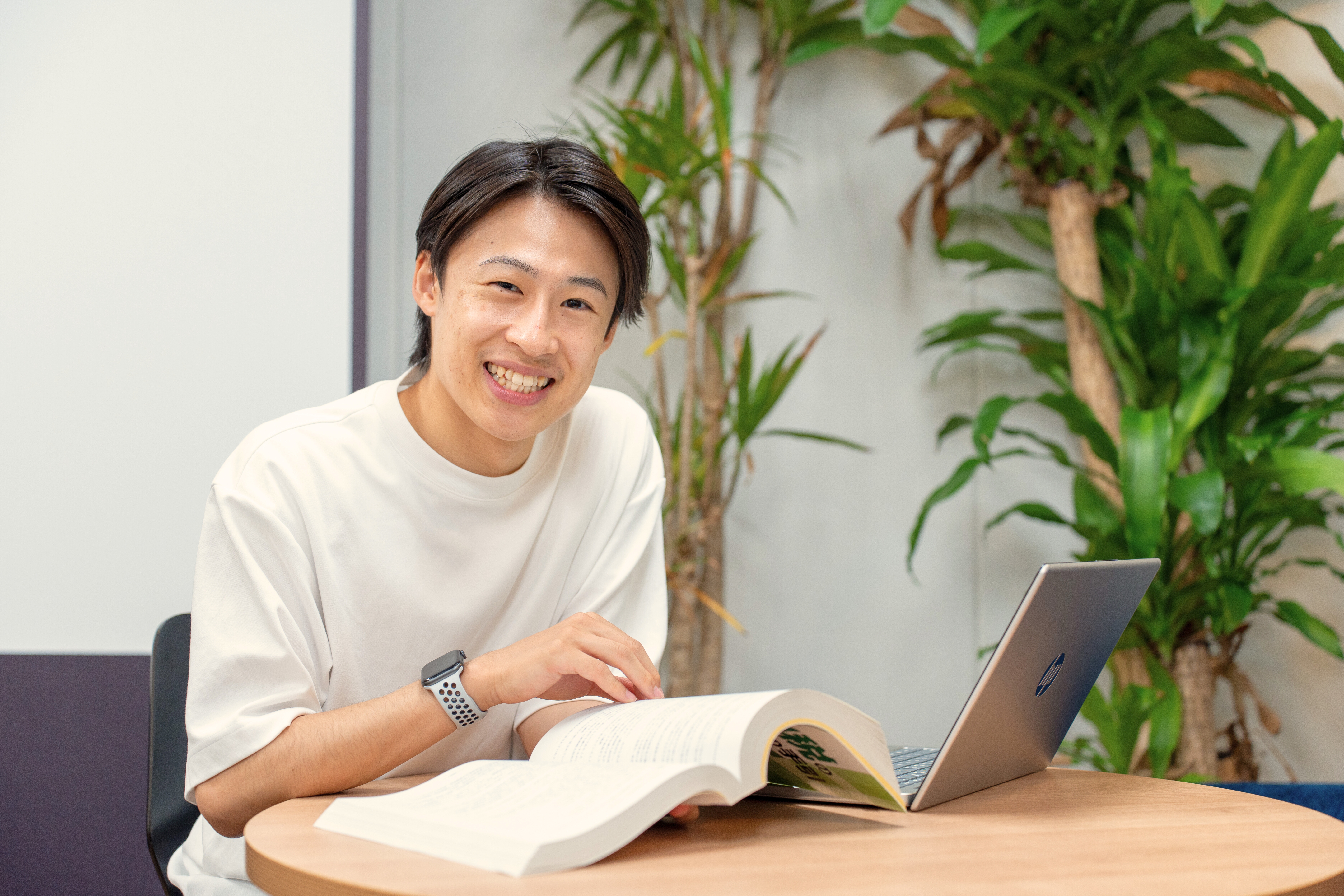 チーム力で顧客課題に向き合う｜作業ではなく提案に時間を使い価値提供を行う｜定着率9割の税理士法人の画像