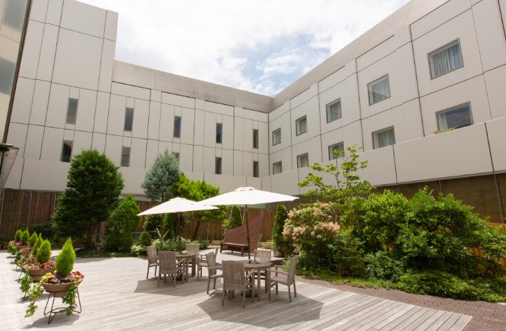 【経験を活かし、ホテルの購買部で活躍！】仕入れ・原価管理に関わり、管理会計のスキルも身につく！ウェディングや宴会場も兼ね備え、約70室の客室を構える地域密着型のコミュニティホテルの画像